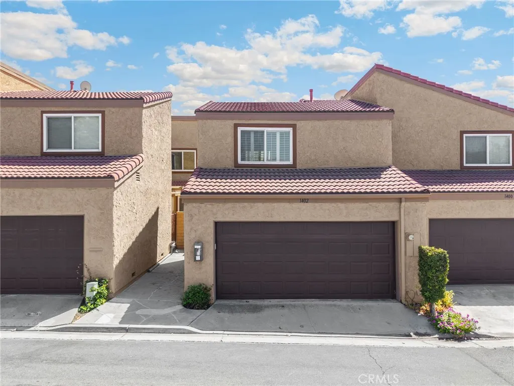 1402 Vista Grande