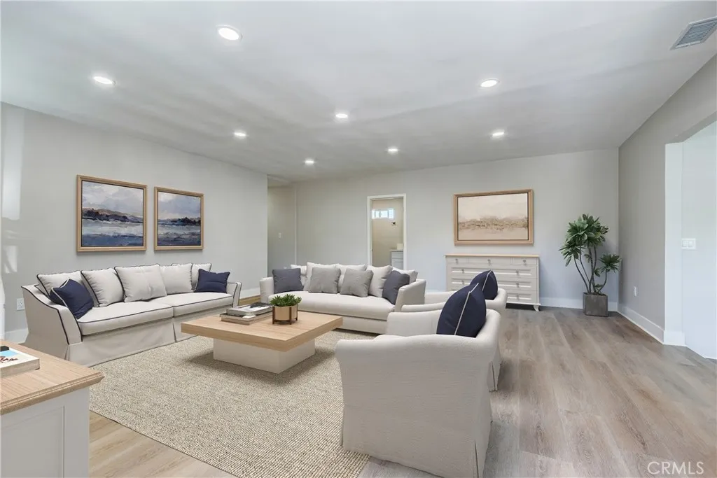 1615 Eastford