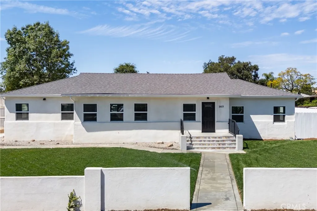 1615 Eastford