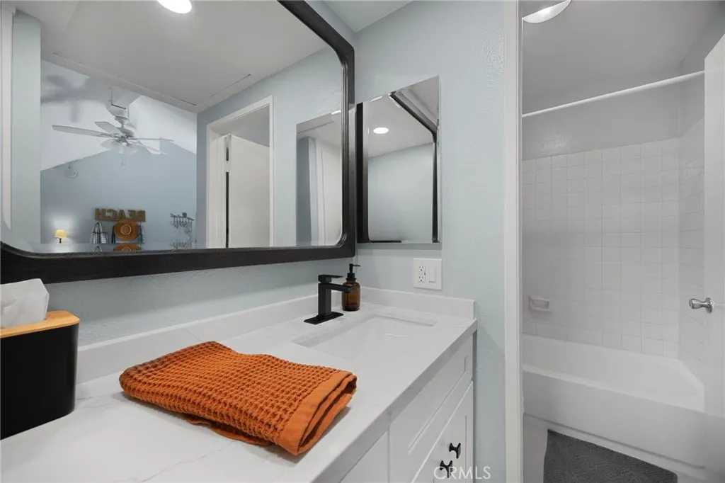 2773 Pine Creek