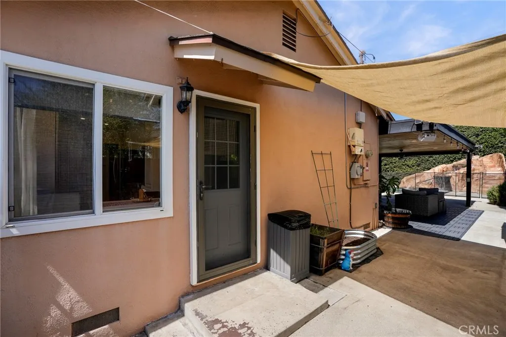 431 E Dexter Street