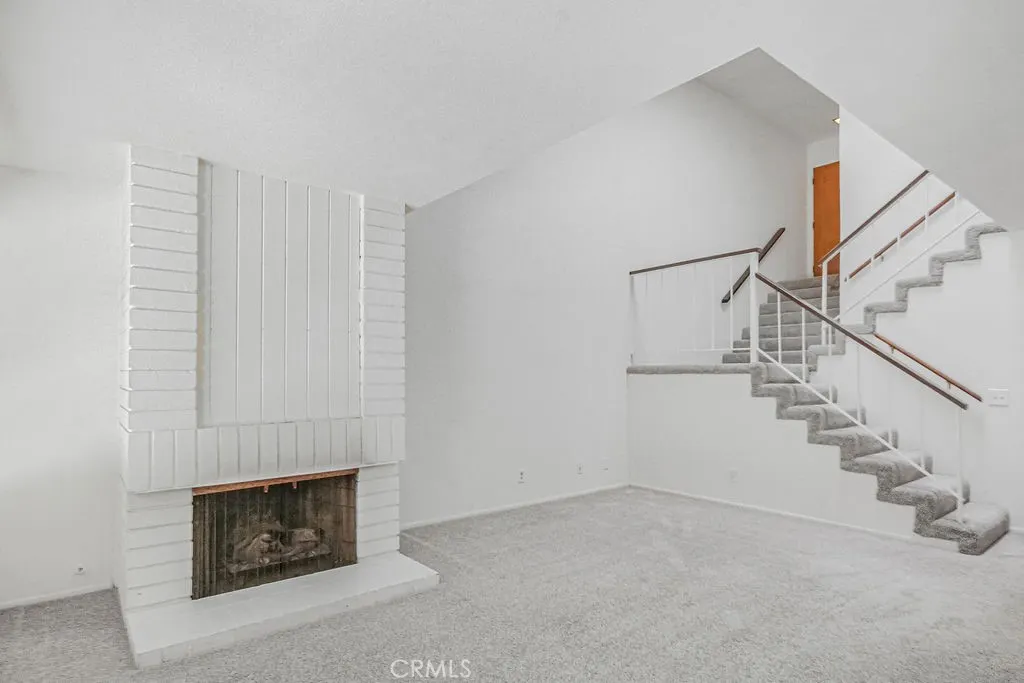 670 W Glenwood