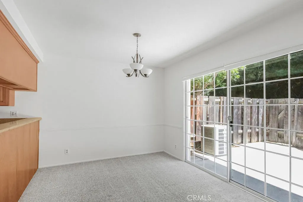 670 W Glenwood