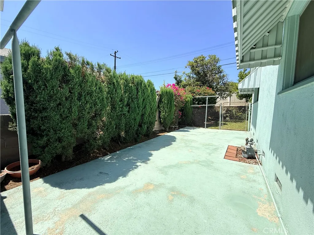 243 E Harrison