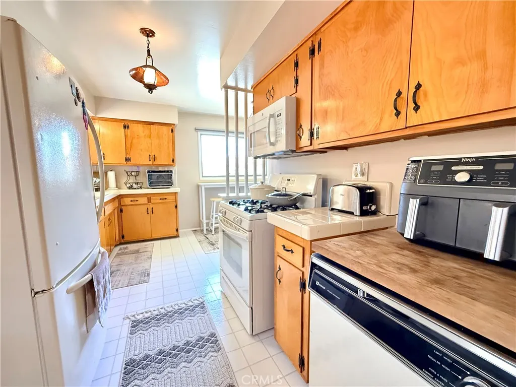 243 E Harrison