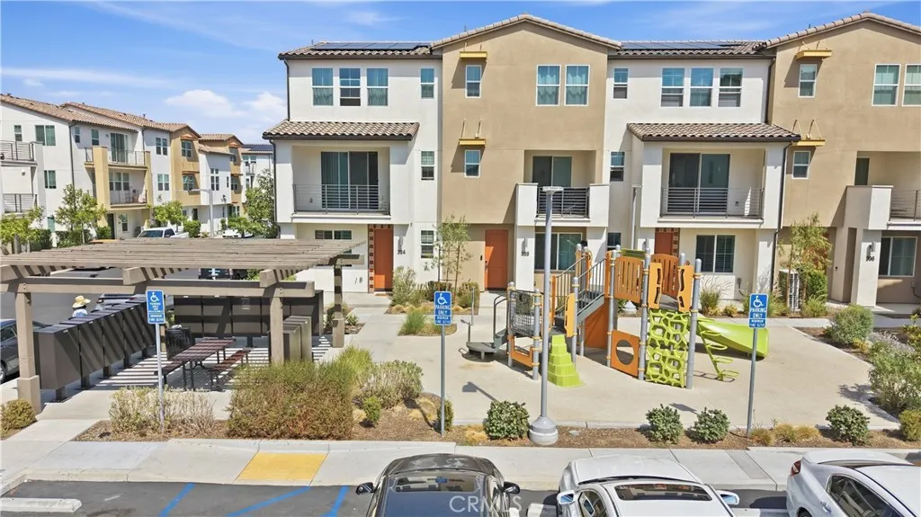 686 Limoncello Lane