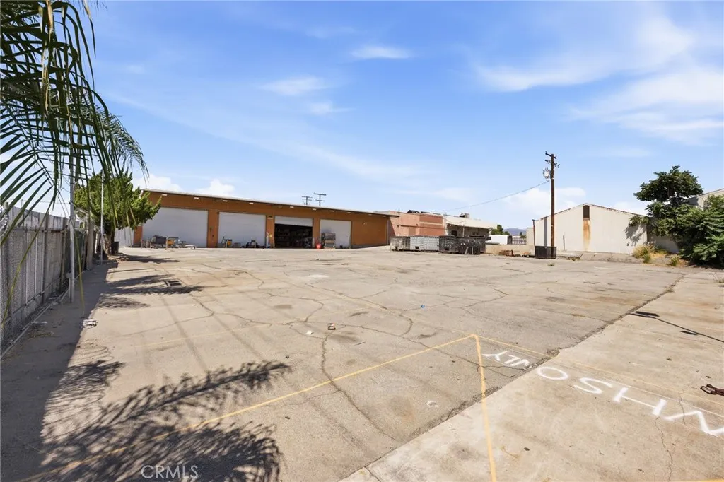 1084 E 1st