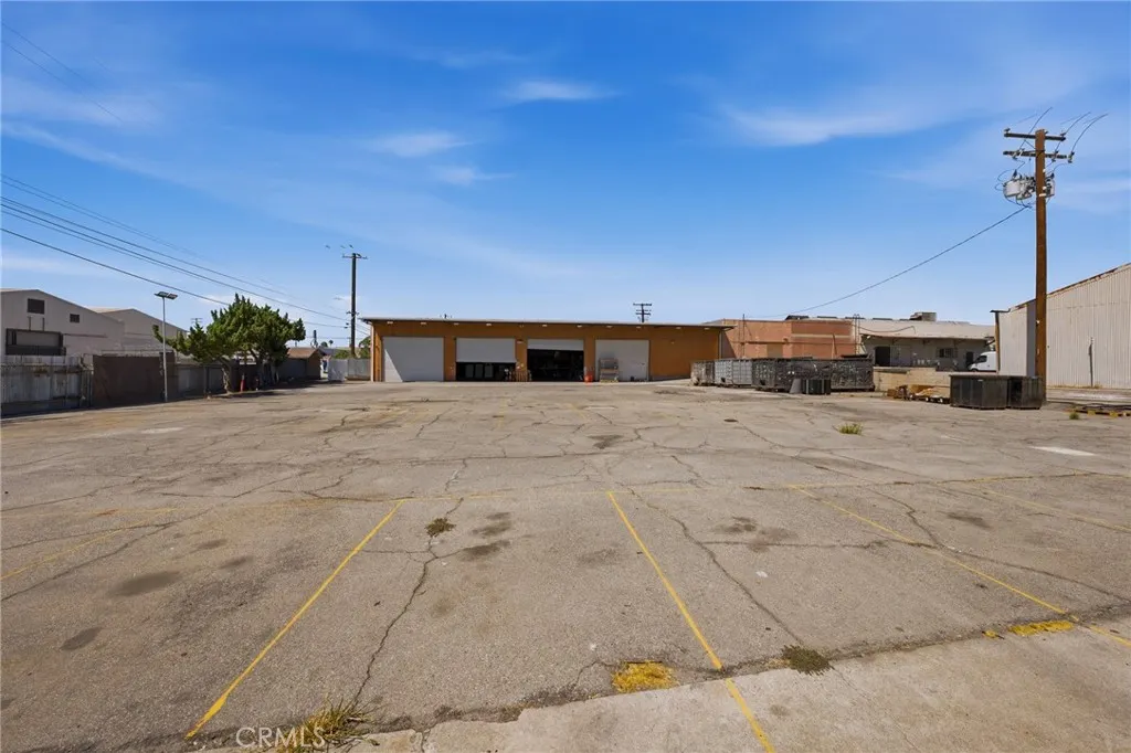 1084 E 1st