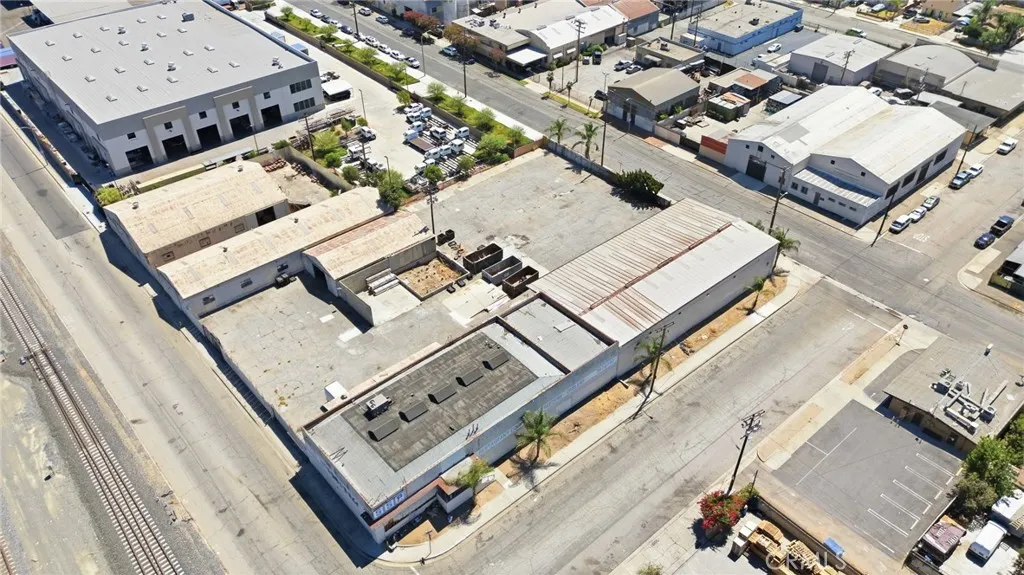 1084 E 1st