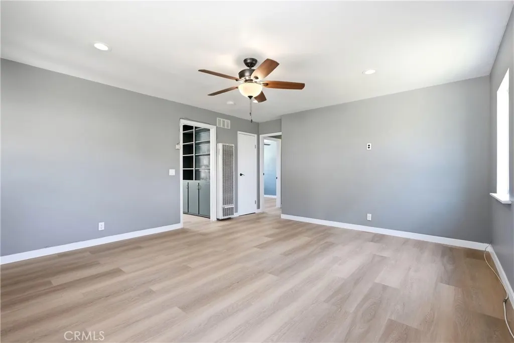 206 E Rosslynn