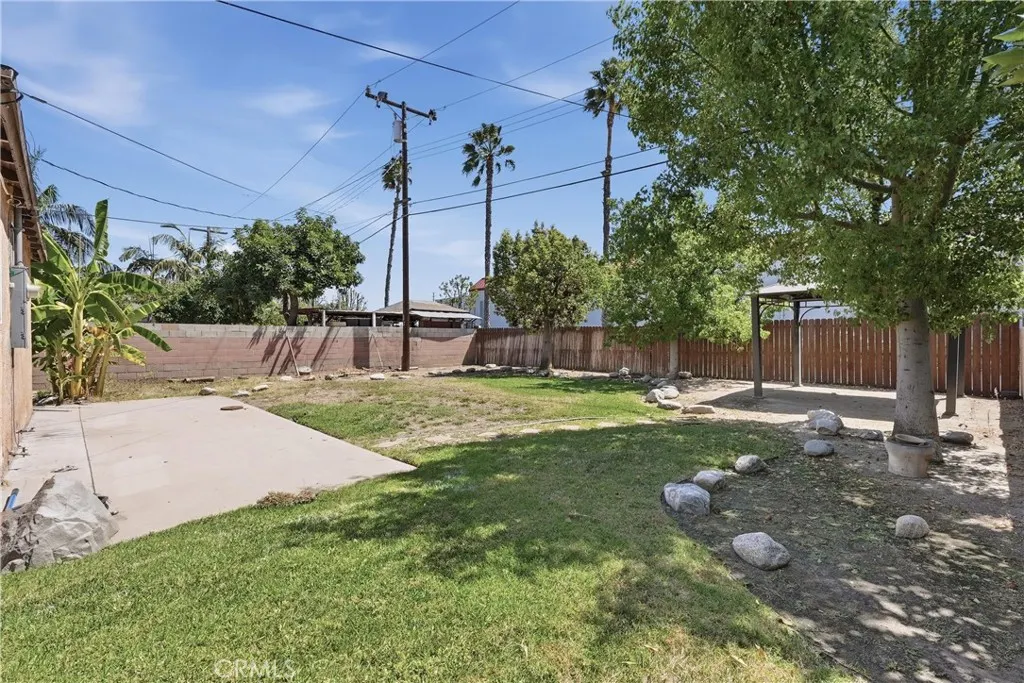 206 E Rosslynn