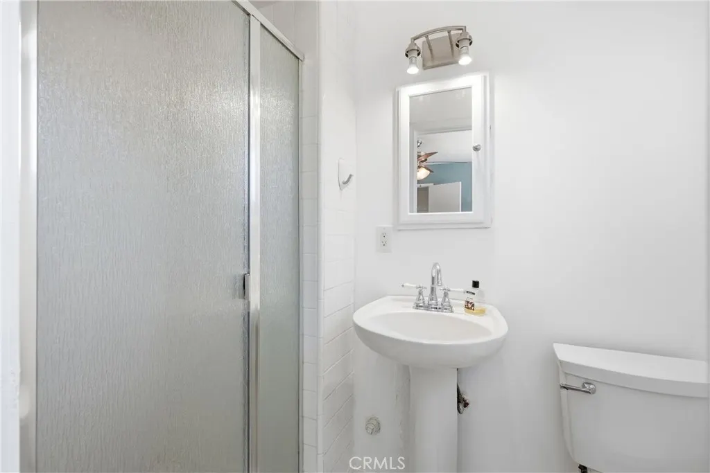 206 E Rosslynn