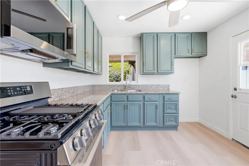 206 E Rosslynn