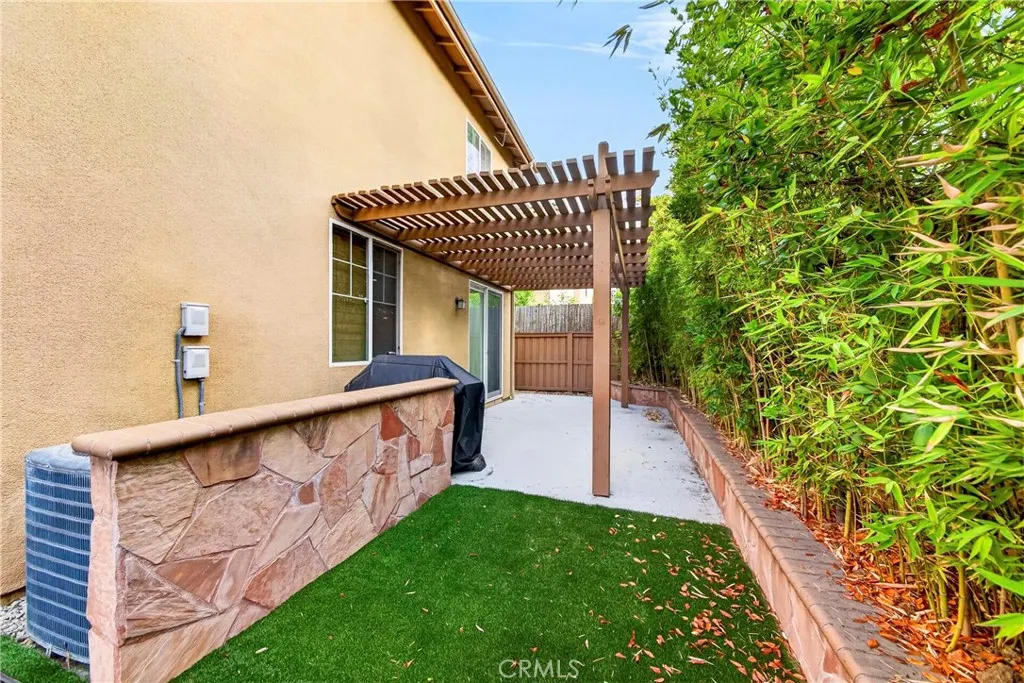 523 S Primrose