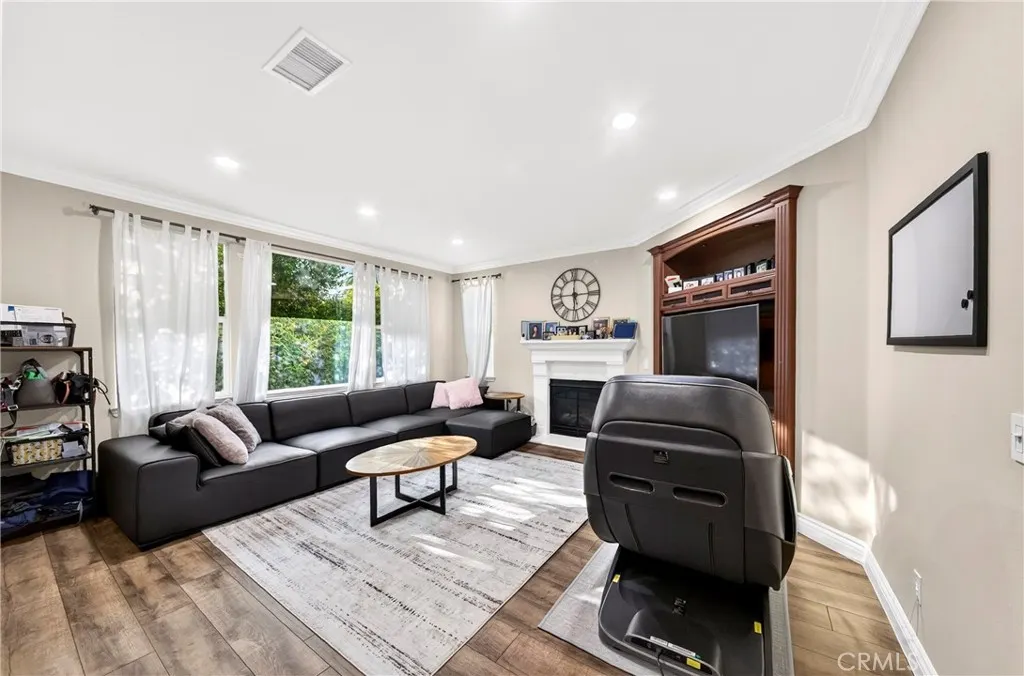 523 S Primrose