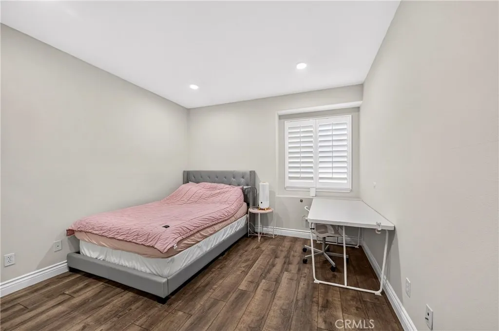 523 S Primrose