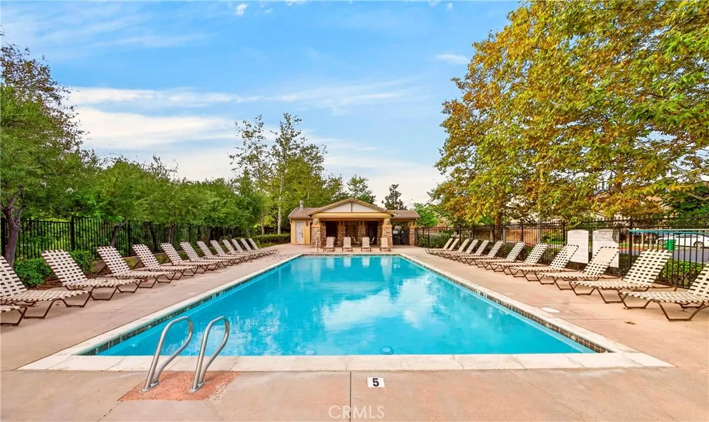 523 S Primrose