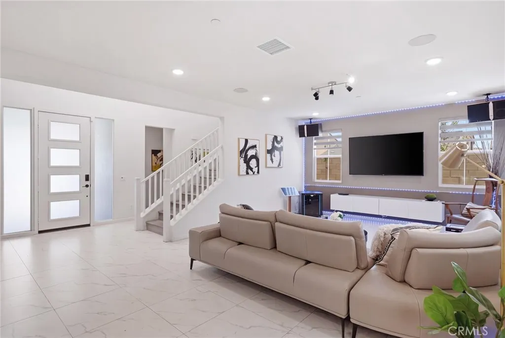 2605 E Tatum Lane