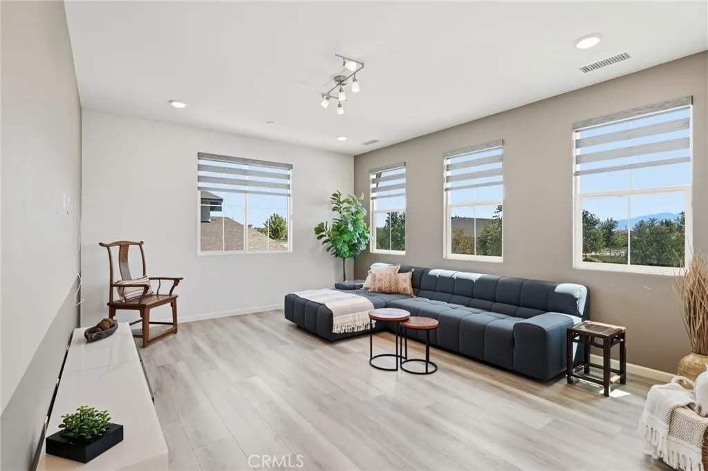 2605 E Tatum Lane