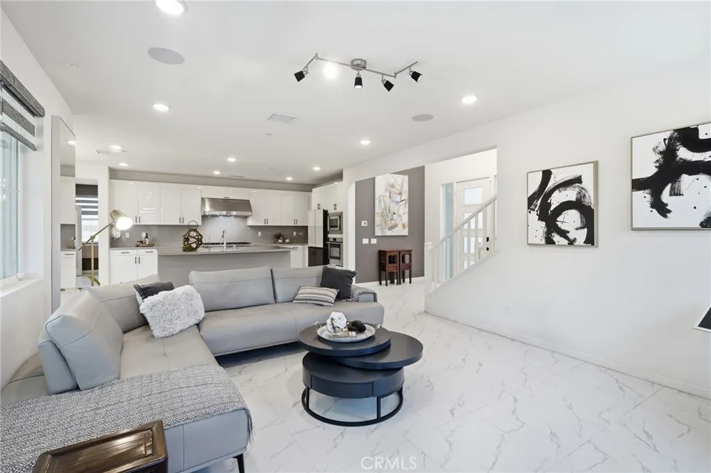2605 E Tatum Lane