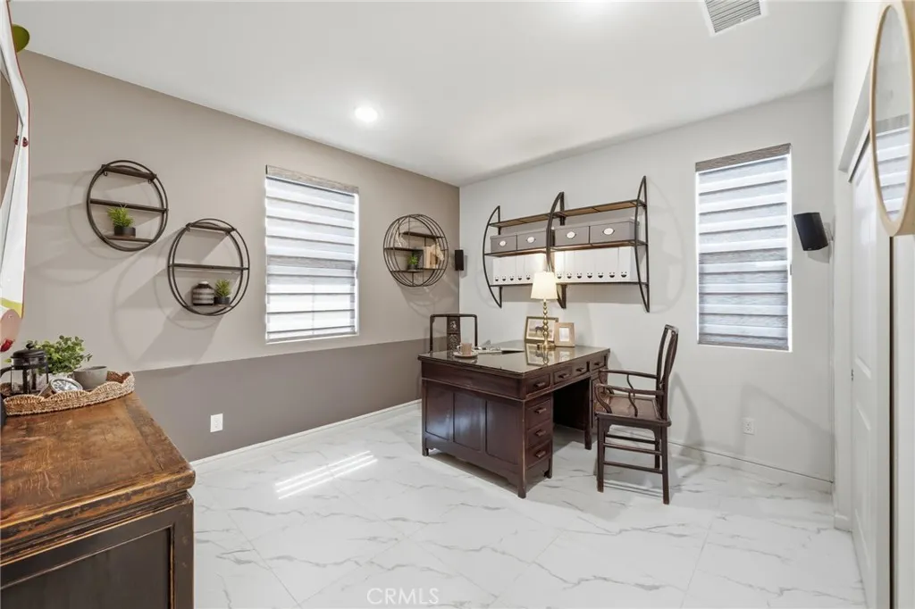 2605 E Tatum Lane