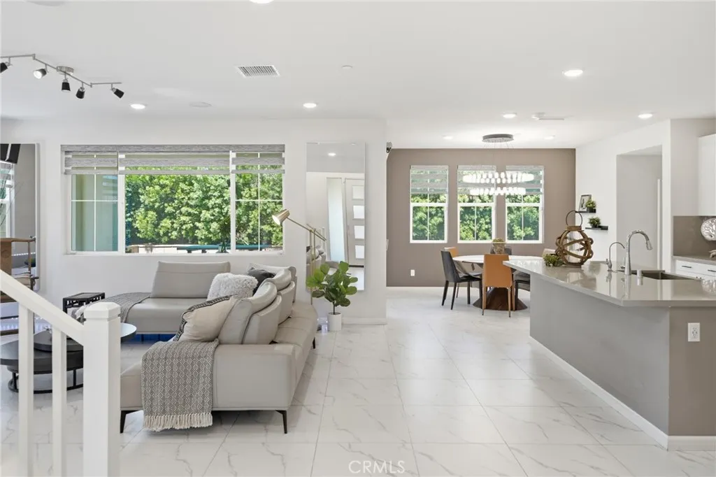 2605 E Tatum Lane