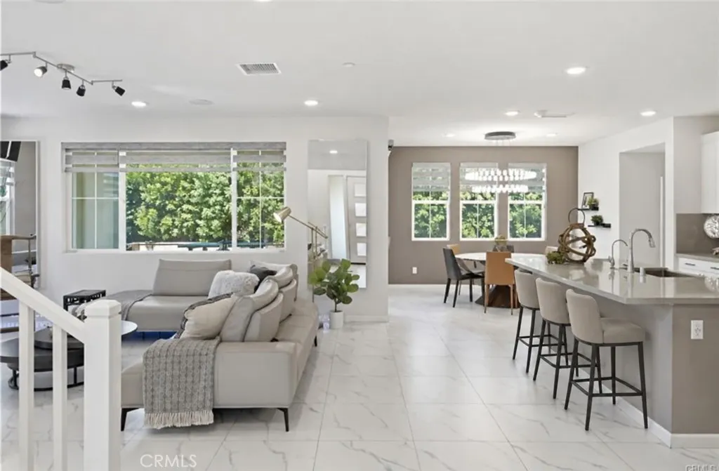 2605 E Tatum Lane