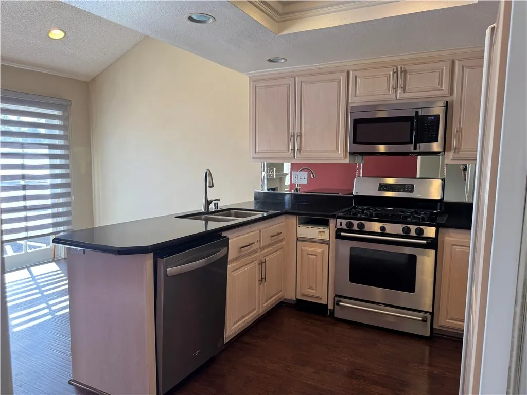 2310 Applewood