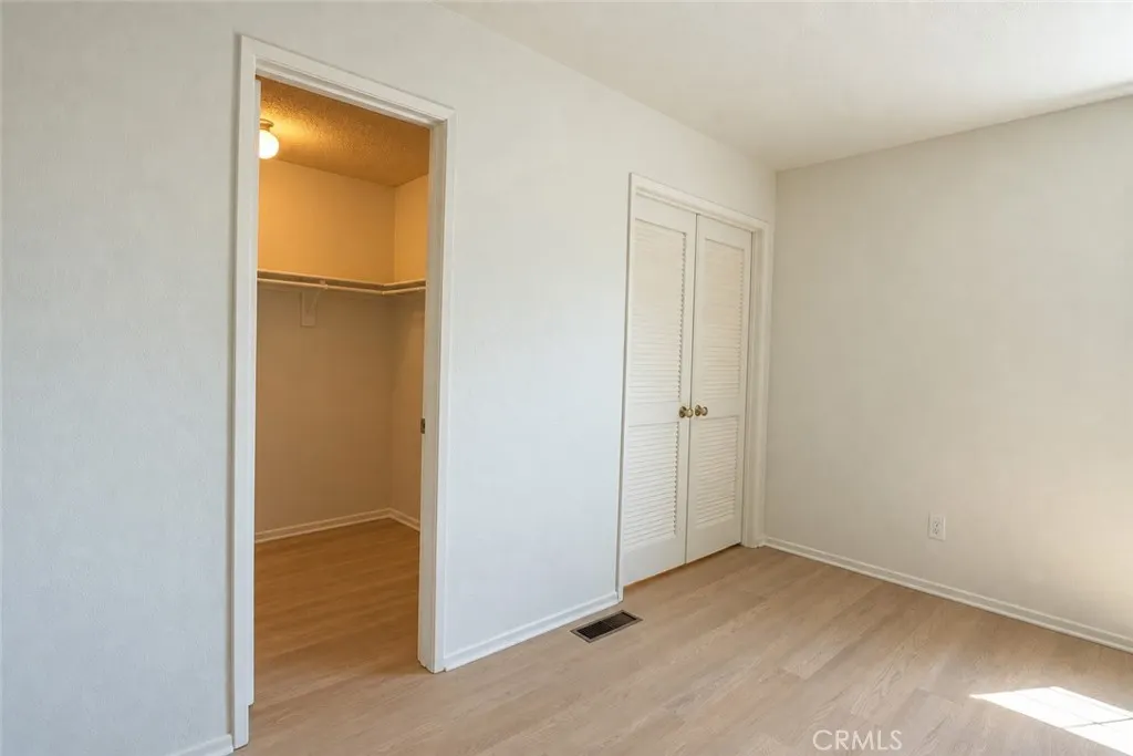2233 S Fern