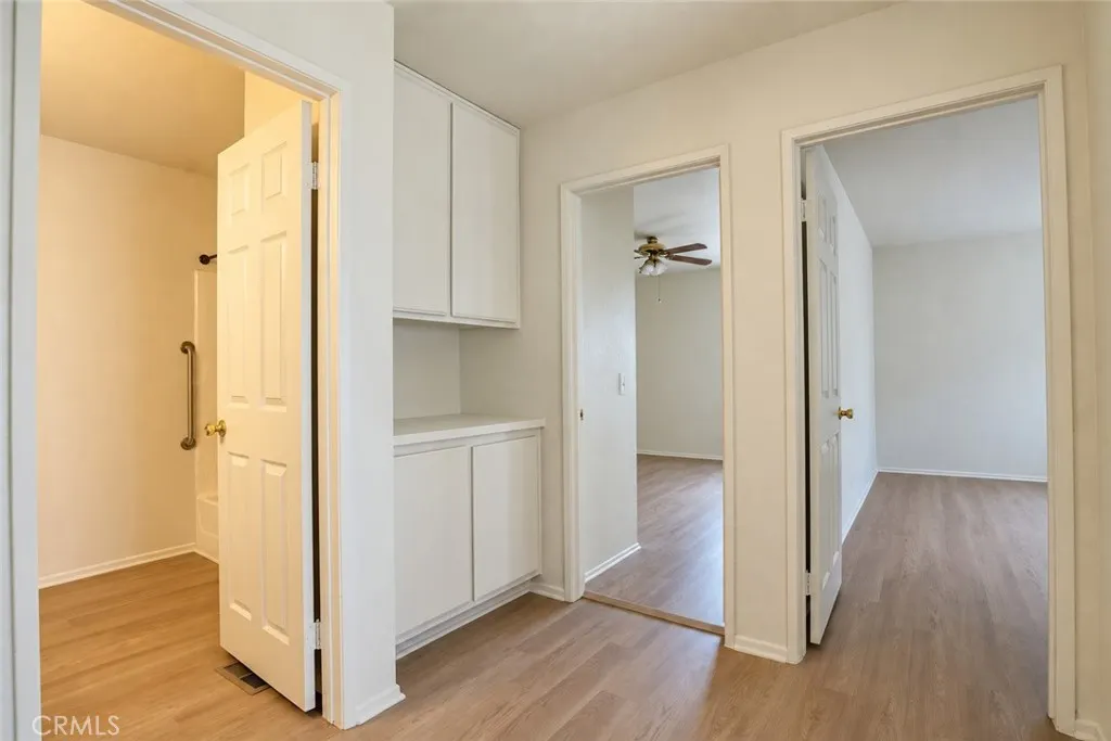 2233 S Fern