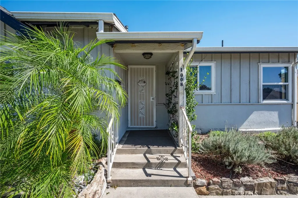 1008 League Avenue