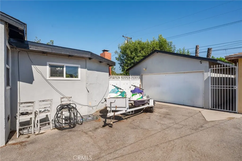 1008 League Avenue