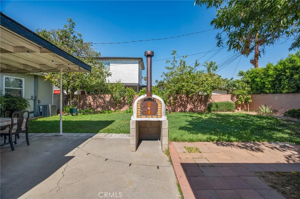 1008 League Avenue