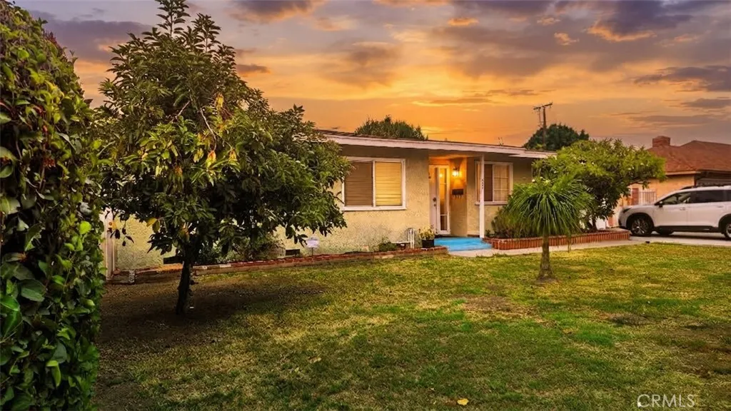 423 E Francisquito