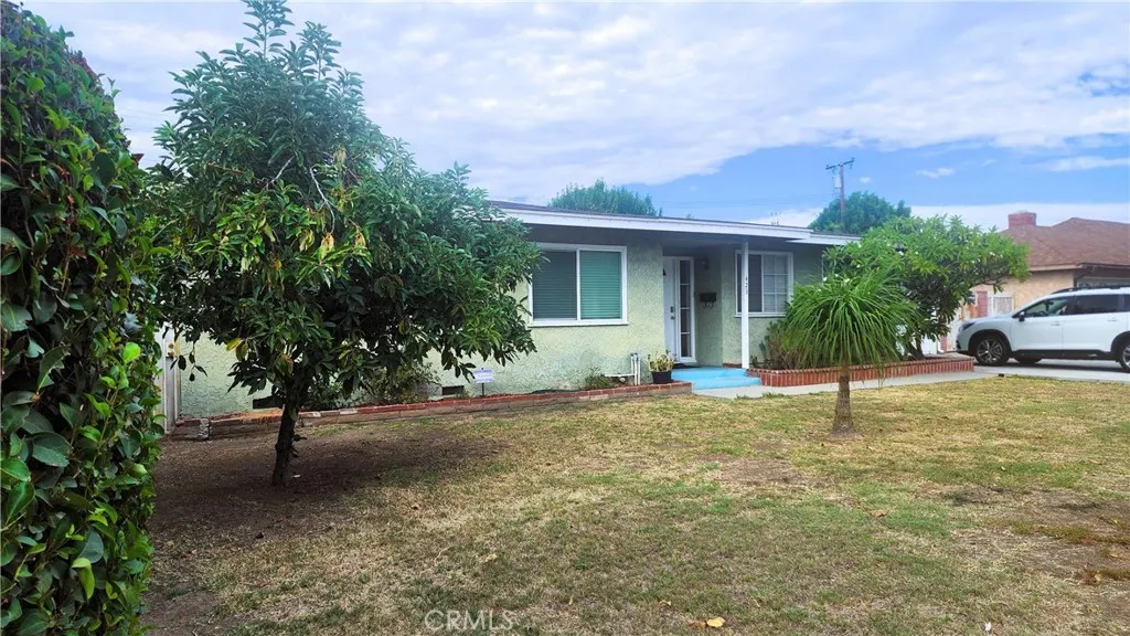 423 E Francisquito
