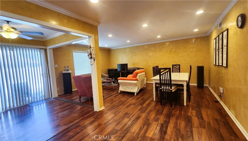 423 E Francisquito