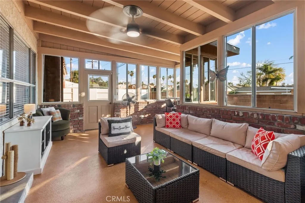 1136 W Edna Place