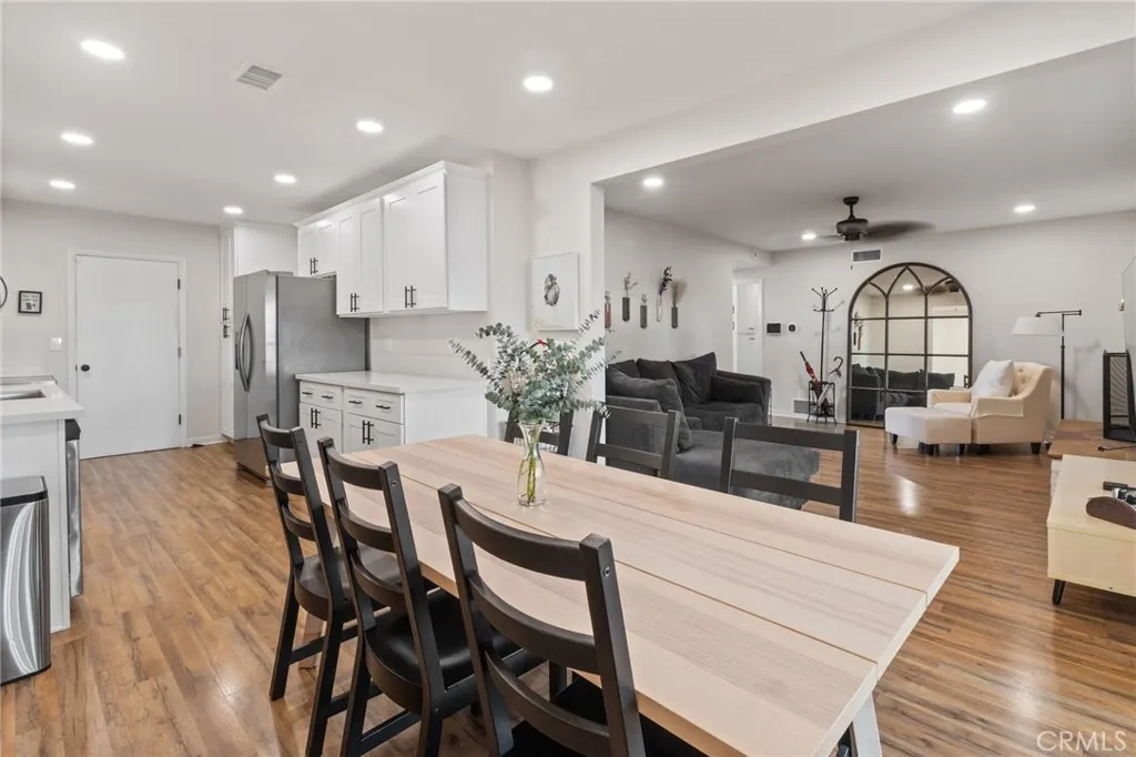 1136 W Edna Place