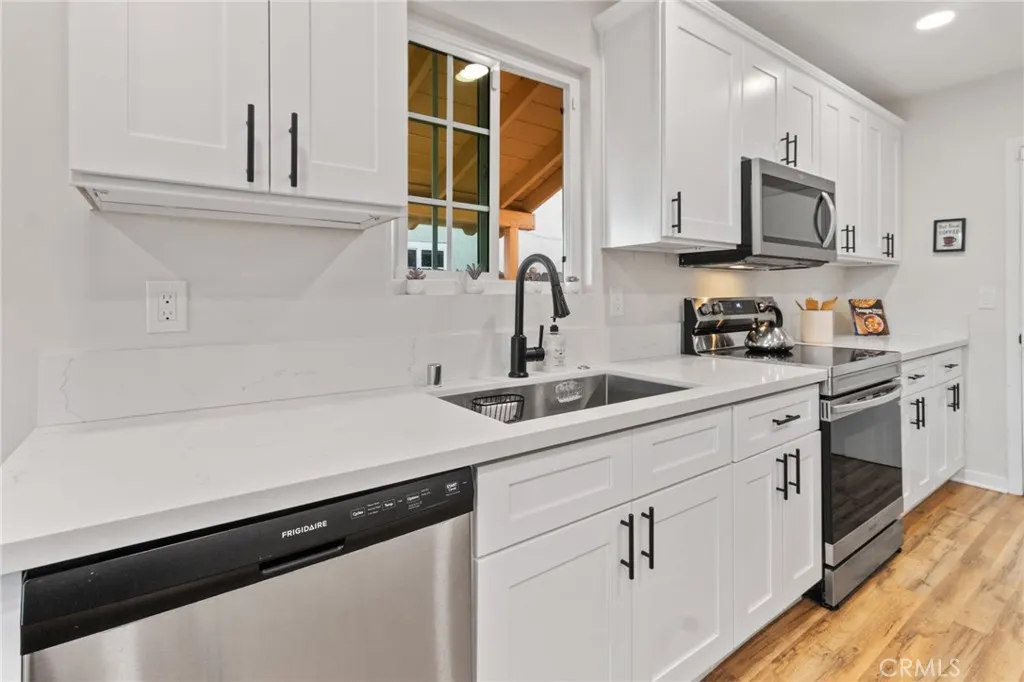 1136 W Edna Place
