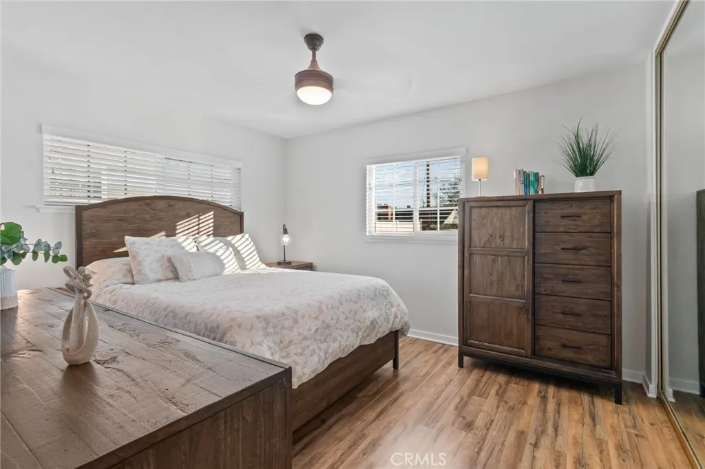 1136 W Edna Place