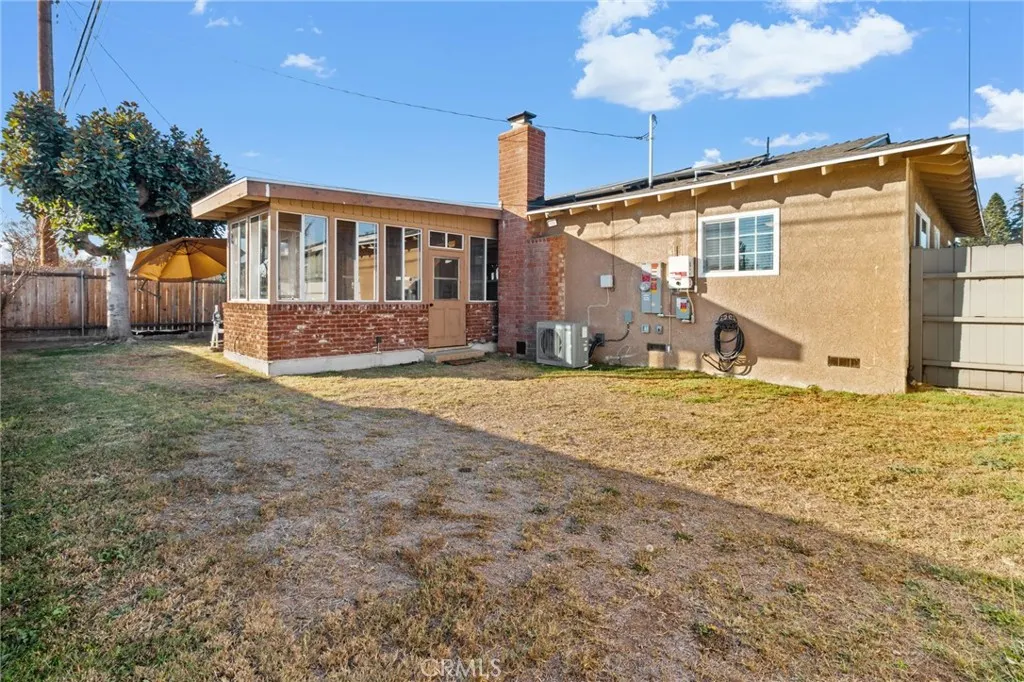 1136 W Edna Place