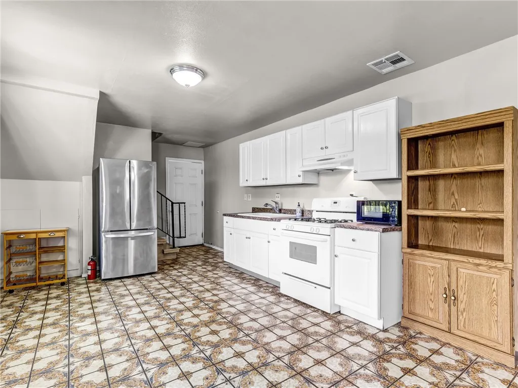 12834 Salisbury