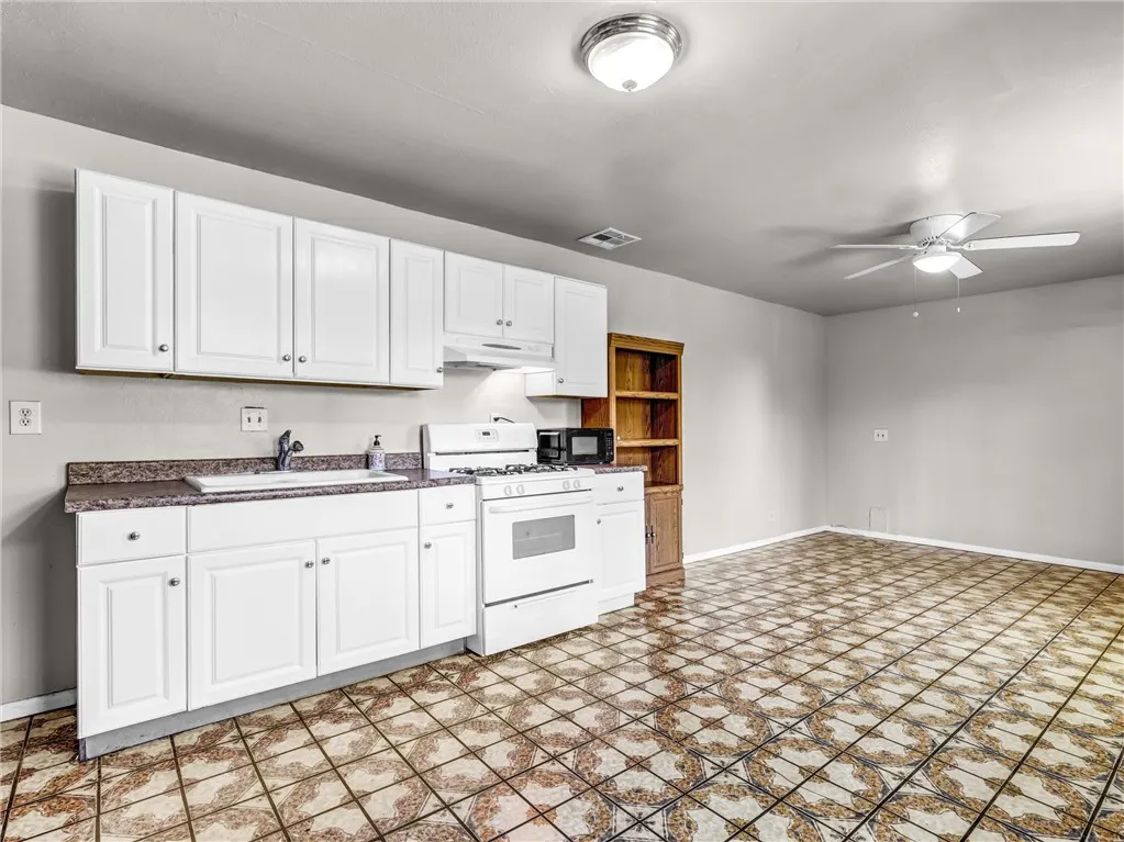 12834 Salisbury