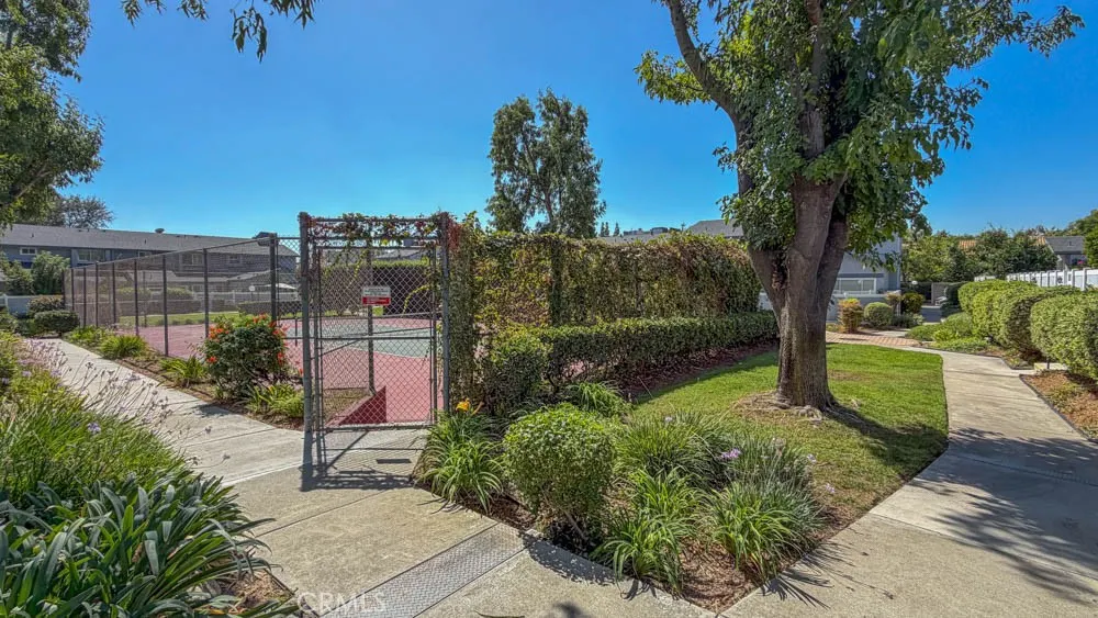 900 W Sierra Madre #65