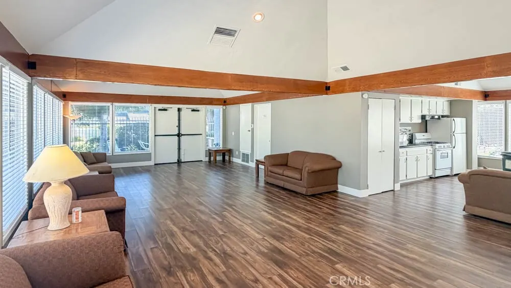 900 W Sierra Madre #65
