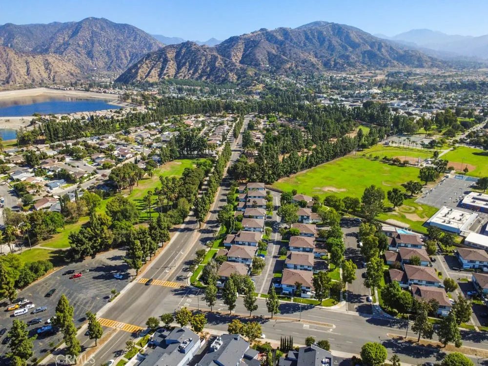 900 W Sierra Madre #65