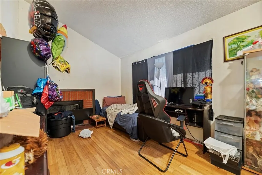 435 Leverett