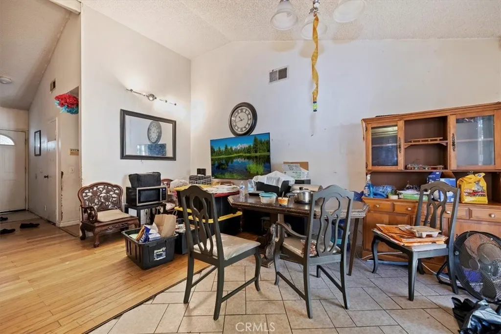 435 Leverett