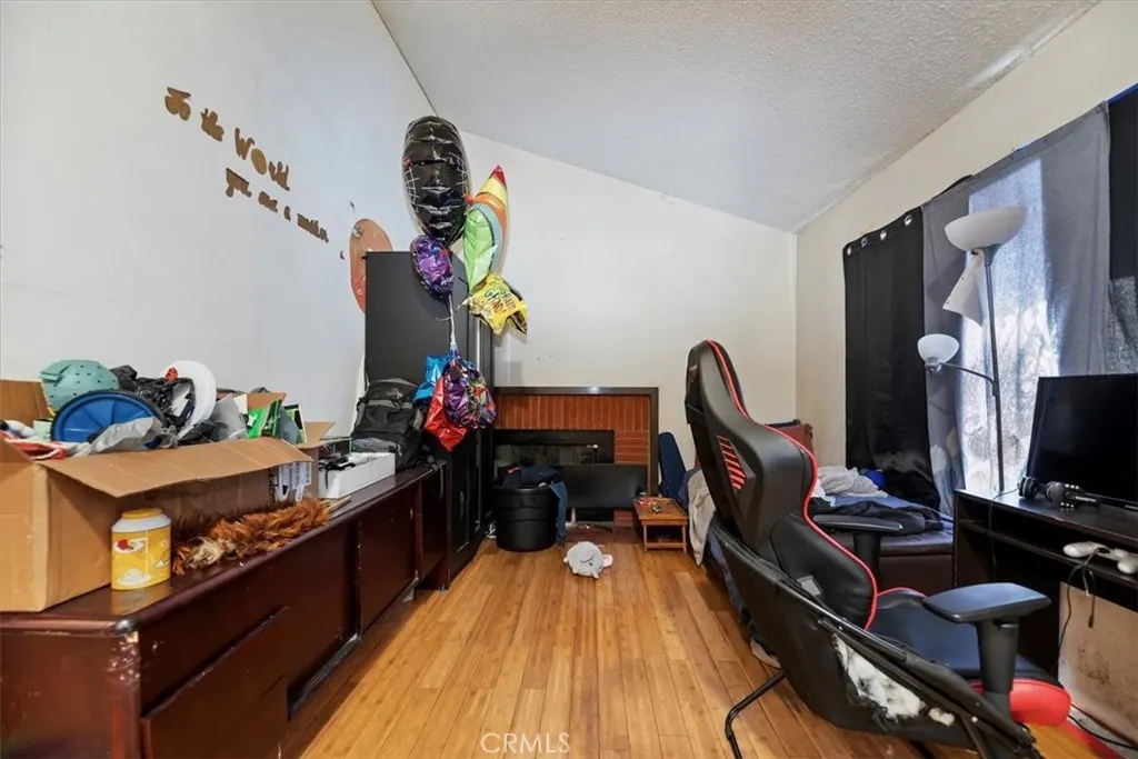 435 Leverett