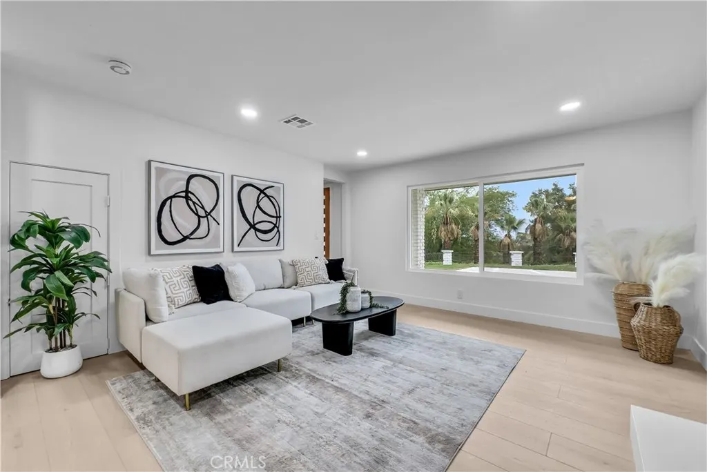 3146 E Los Cerillos Drive
